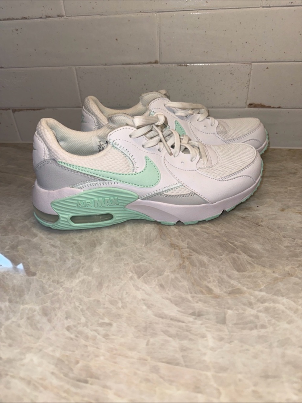 Nike Air Max Excee Low Running Shoes Teal White Women’s 6 CD5432-127 NWOT
